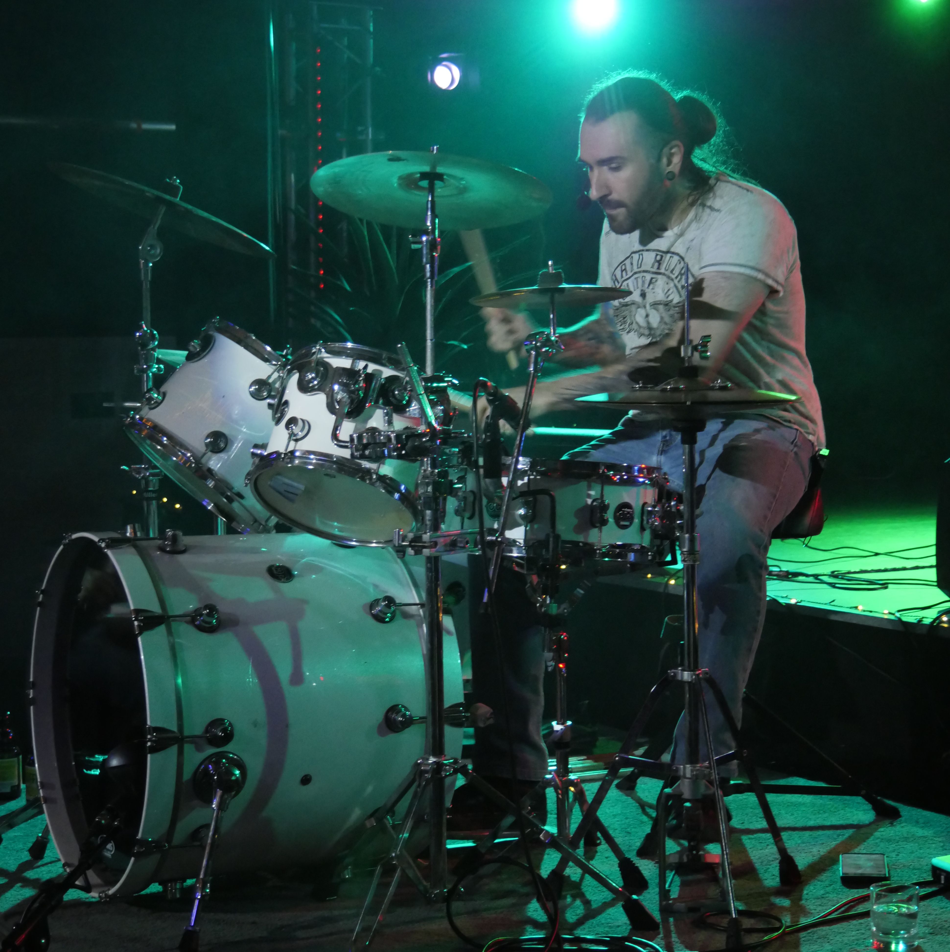 Sneaky Freaks live